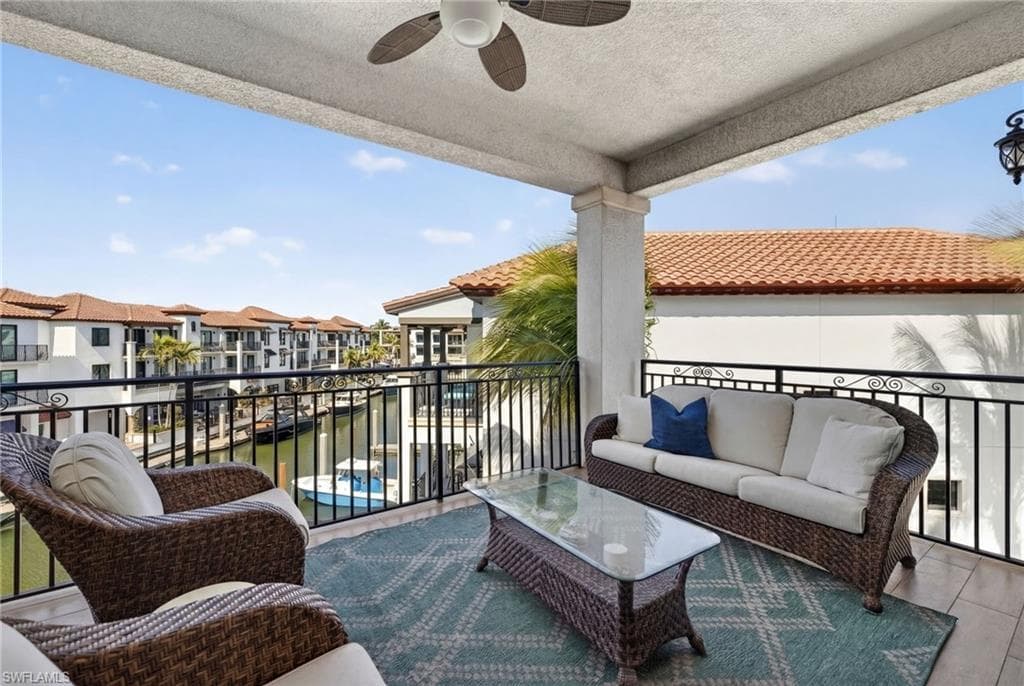 1540 5TH AVE S D305 NAPLES, FL 34102