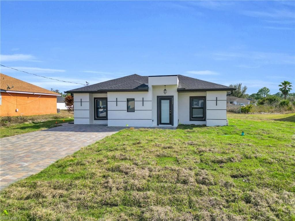 2607 41st ST W LEHIGH ACRES, FL 33971