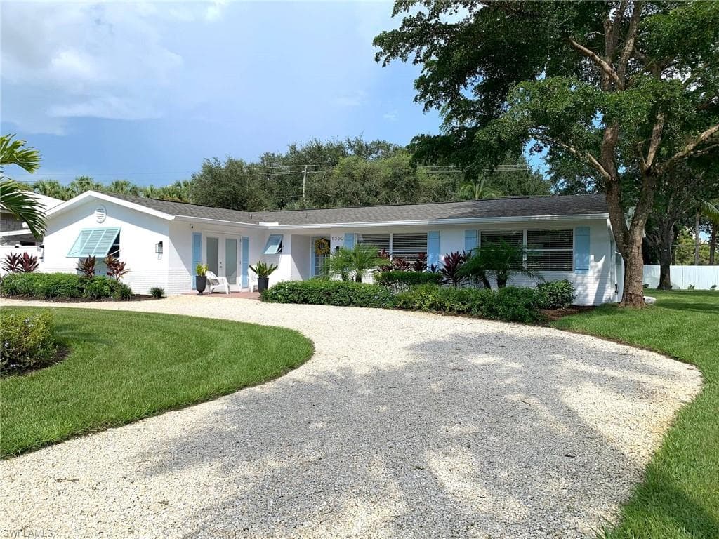 1530 Mandarin RD NAPLES, FL 34102