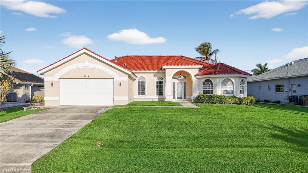 5319 21st PL CAPE CORAL, FL 33914