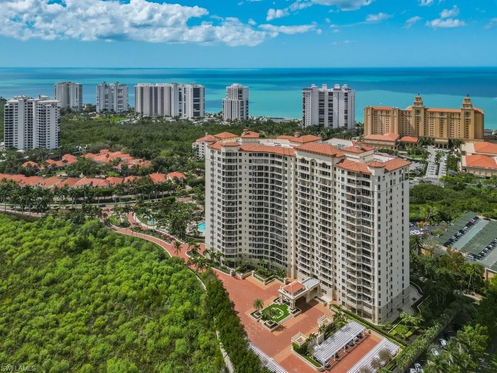 8787 Bay Colony DR 306 NAPLES, FL 34108