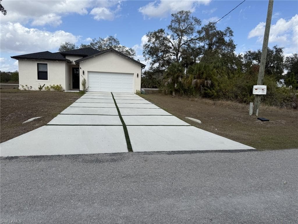 6013 ACORN CIR LABELLE, FL 33935