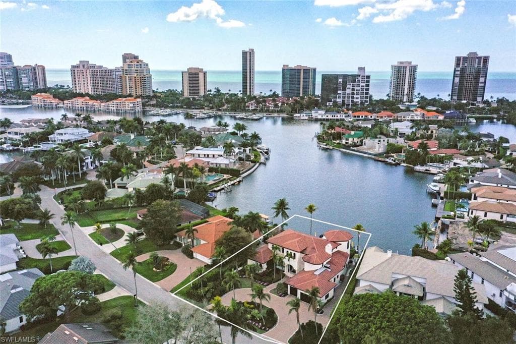 361 Pirates Bight NAPLES, FL 34103