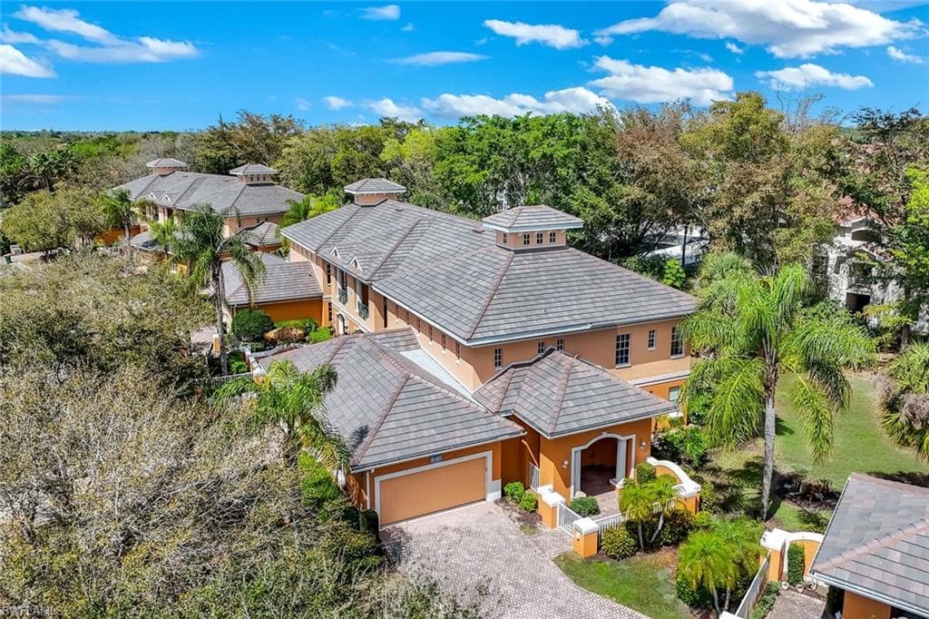 4815 Aston Gardens WAY B-202 NAPLES, FL 34109