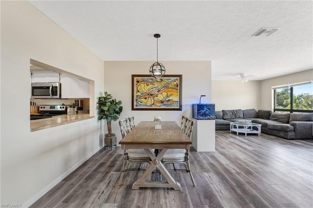 12498 Riverside DR 205 FORT MYERS, FL 33919