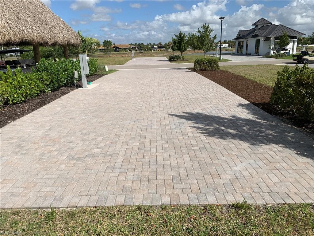 5570 Laguna Caribe CIR FORT MYERS, FL 33905