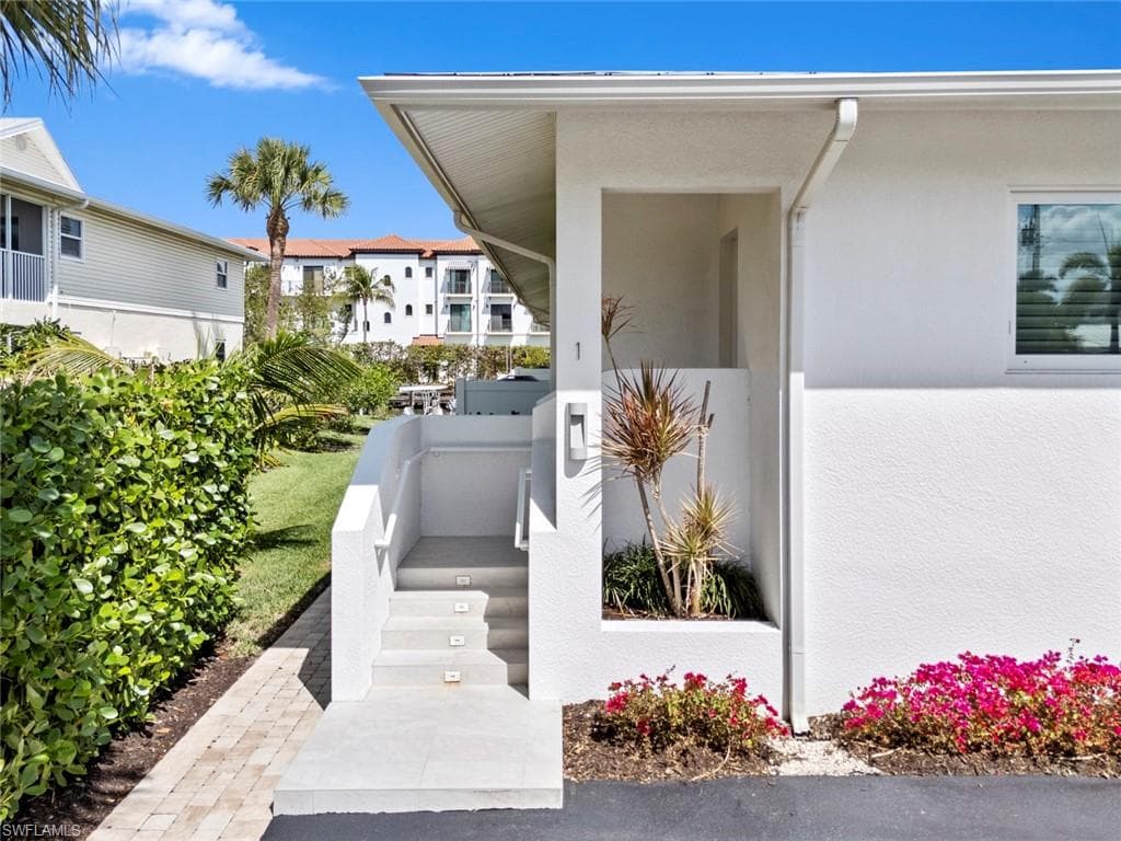 1395 Curlew AVE 1 NAPLES, FL 34102