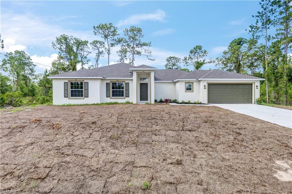 1005 W 11th ST LEHIGH ACRES, FL 33972