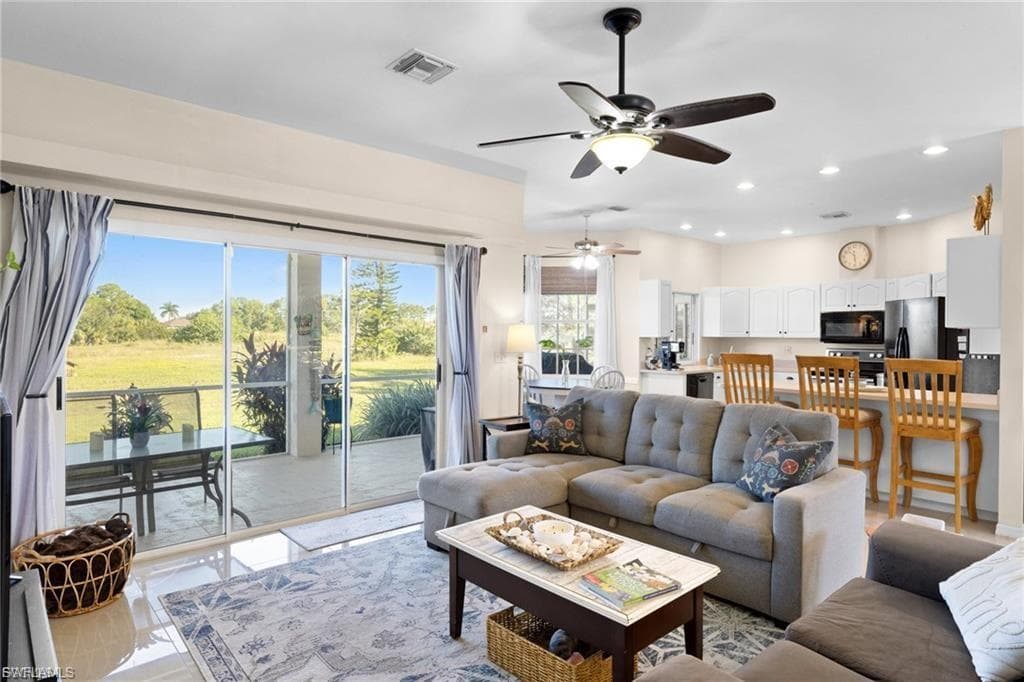633 Charles Sise ST LEHIGH ACRES, FL 33974