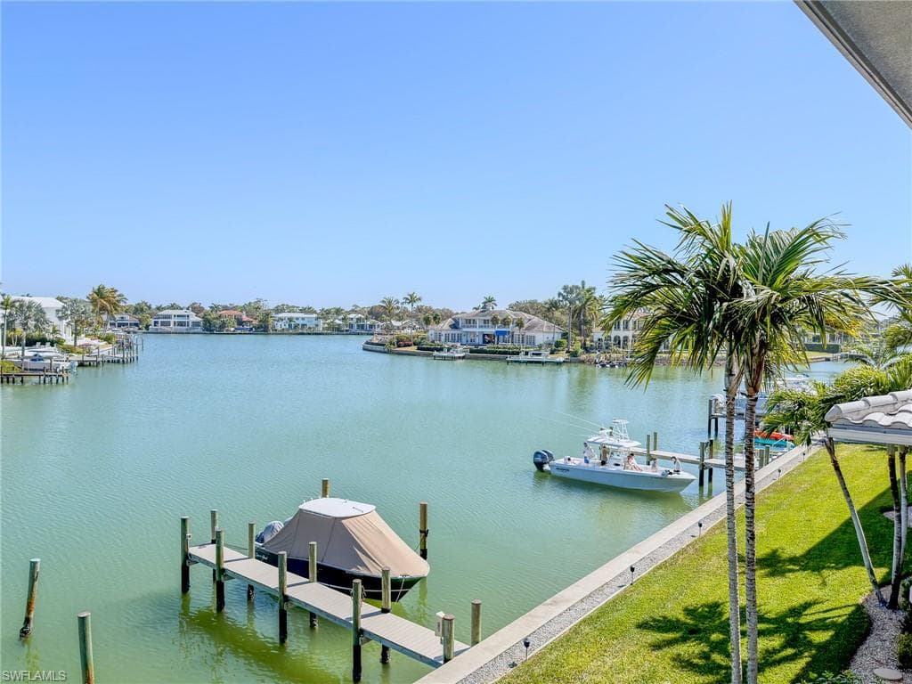 1910 Gulf Shore BLVD N 312 NAPLES, FL 34102
