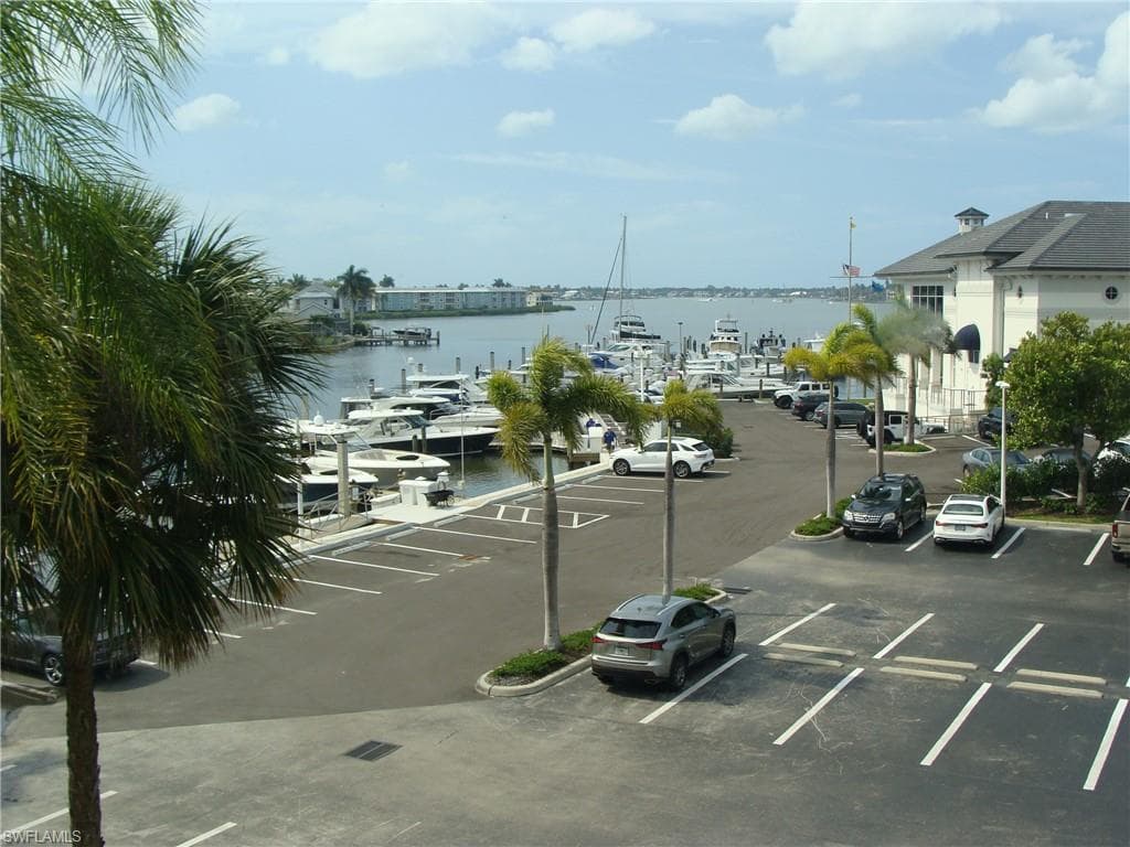 807 River Point DR 201D NAPLES, FL 34102