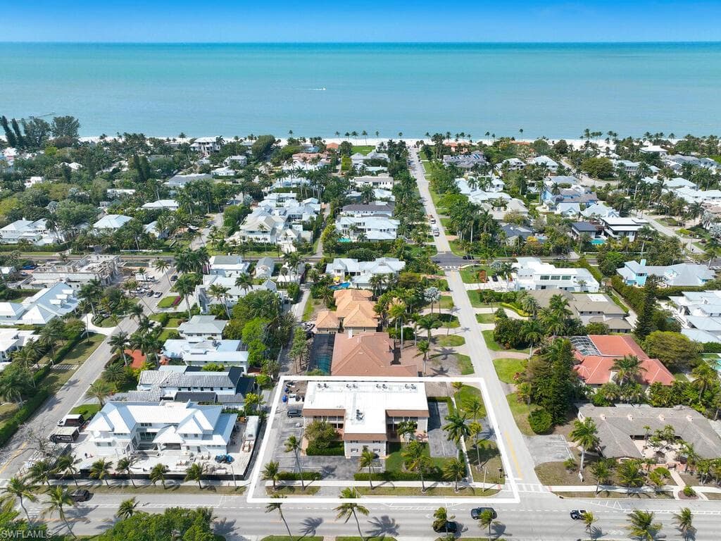 940 3rd ST S 201 NAPLES, FL 34102