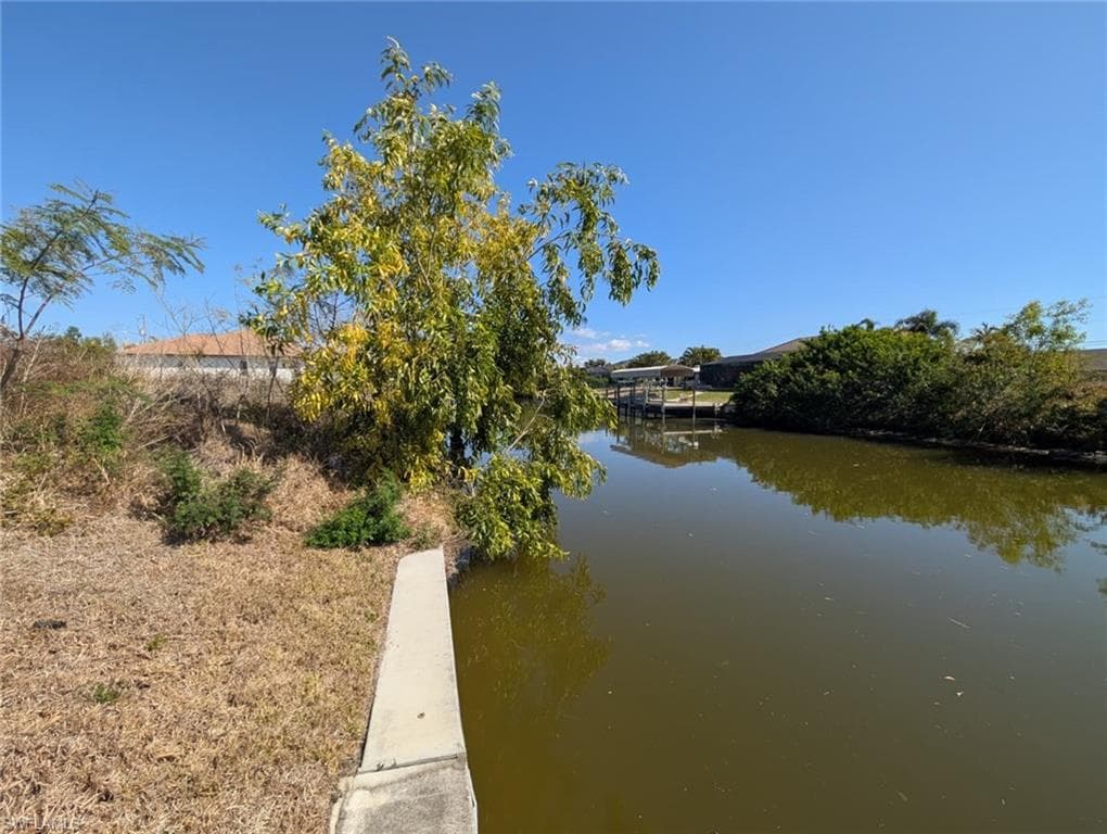 1910 SW 30th TER CAPE CORAL, FL 33914