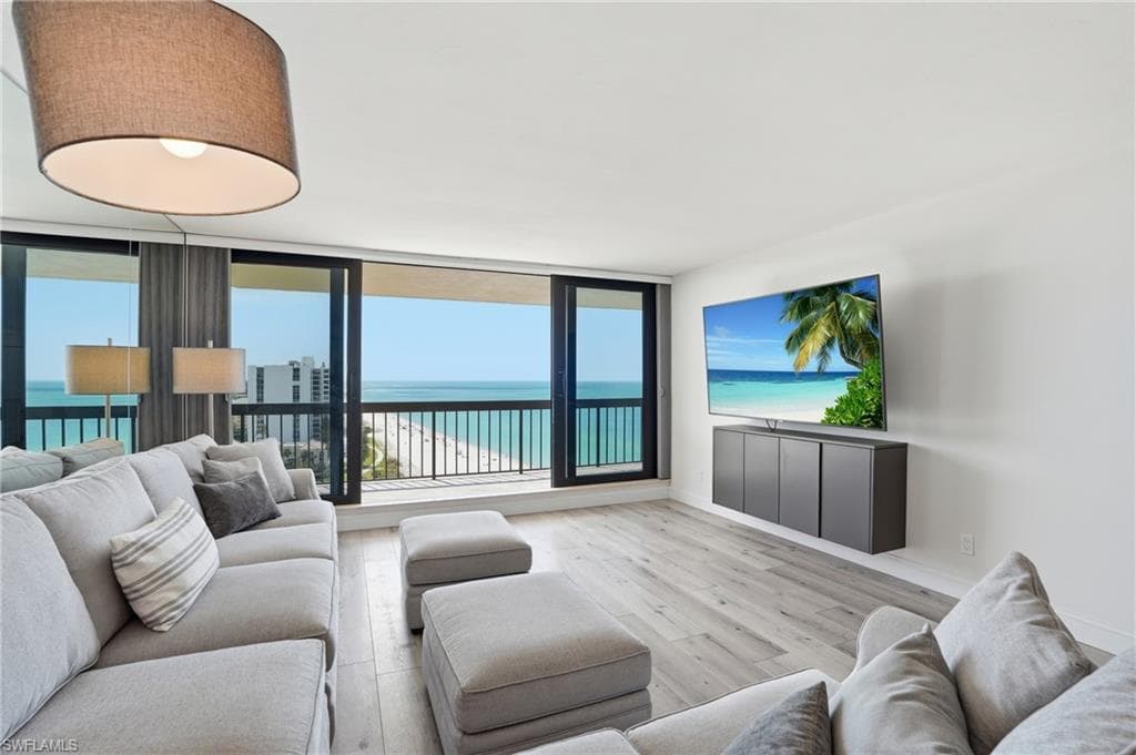 4001 Gulf Shore BLVD N 1407 NAPLES, FL 34103