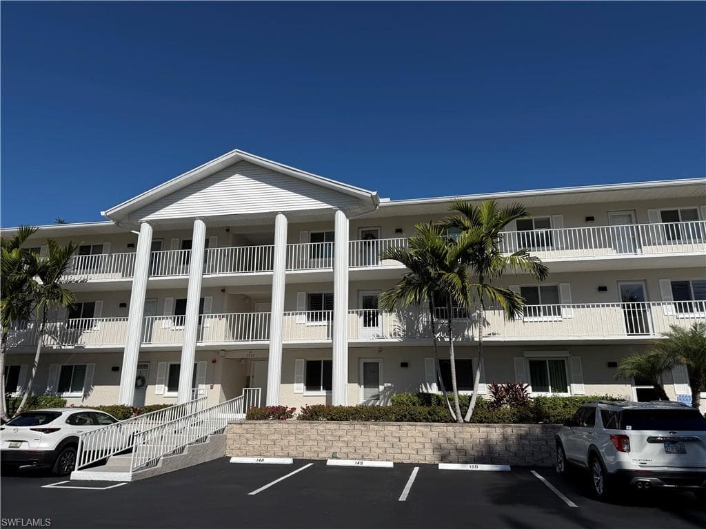 3032 Sandpiper Bay CIR G205 NAPLES, FL 34112