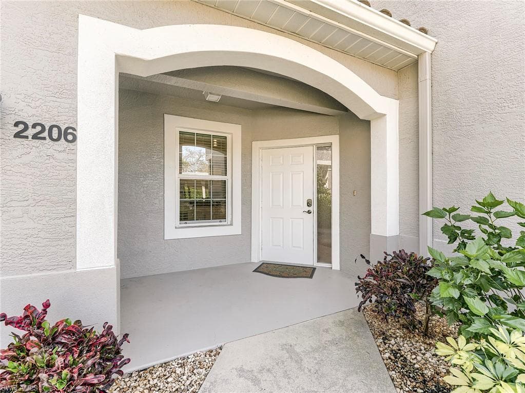 9241 Spring Run BLVD 2206 ESTERO, FL 34135