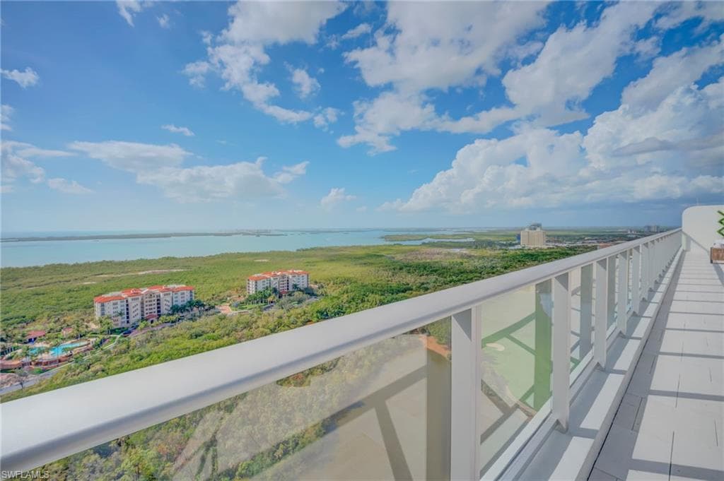 4810 Pelican Colony BLVD 704 BONITA SPRINGS, FL 34134
