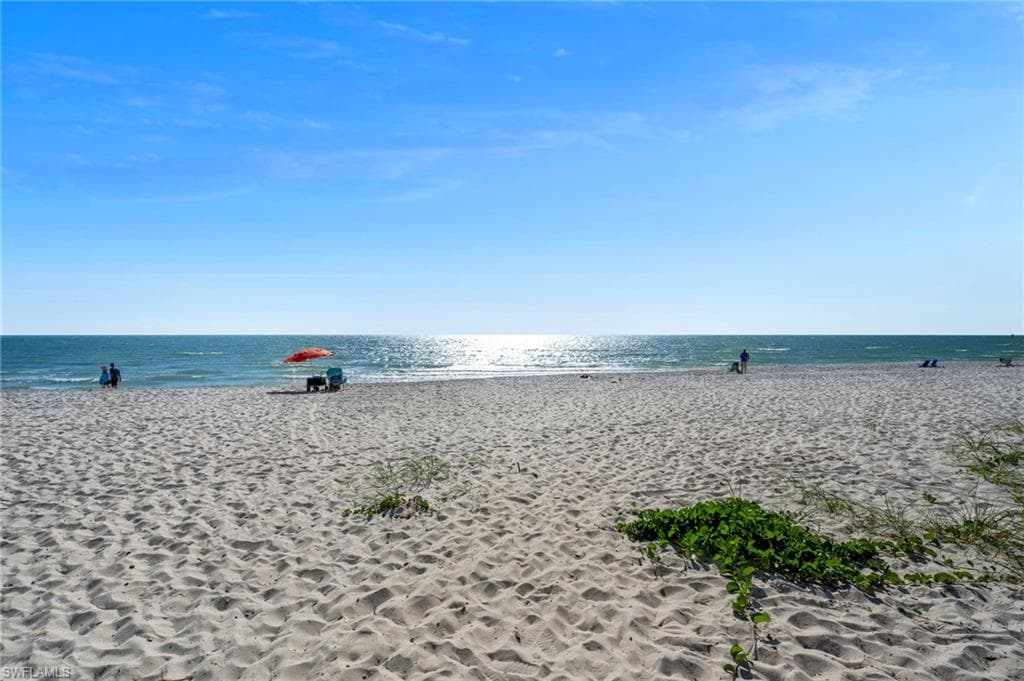 1950 Gulf Shore BLVD N 110 NAPLES, FL 34102