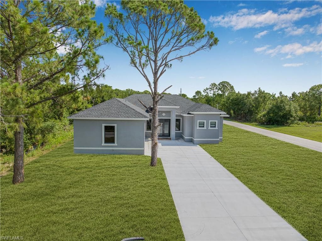 3200 44th ST W LEHIGH ACRES, FL 33971