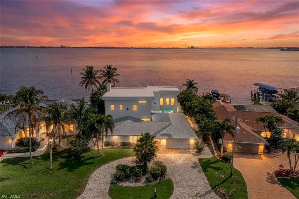 2302 SE 28th ST CAPE CORAL, FL 33904
