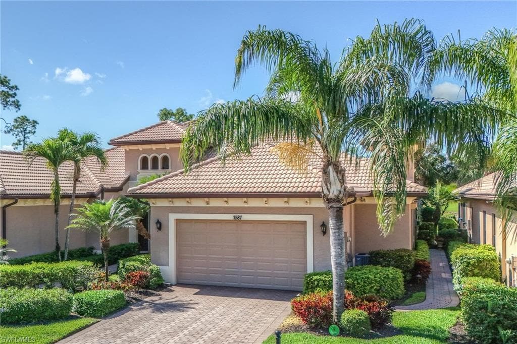 7587 Moorgate Point WAY NAPLES, FL 34113