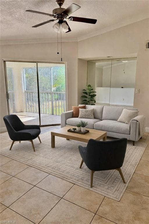 150 SANTA CLARA DR 15 NAPLES, FL 34104