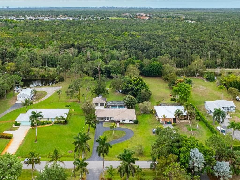 5272 Myrtle LN NAPLES, FL 34113