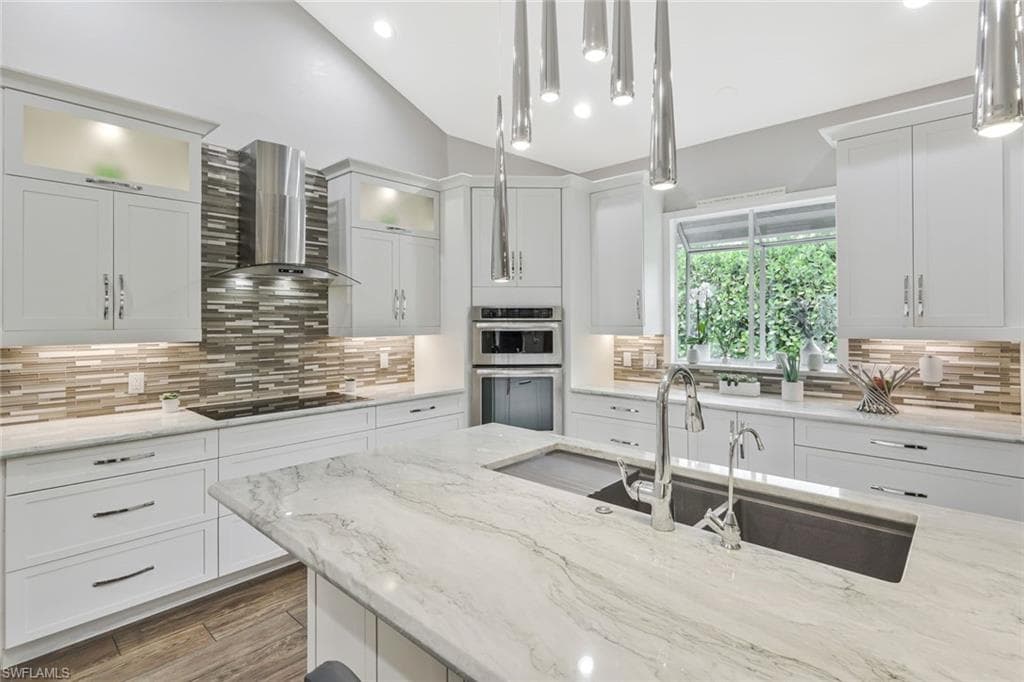 730 BAY TREE CT NAPLES, FL 34108
