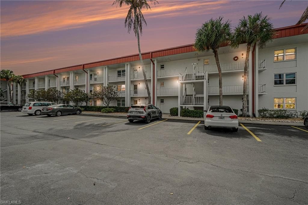1700 Pine Valley DR 205 FORT MYERS, FL 33907