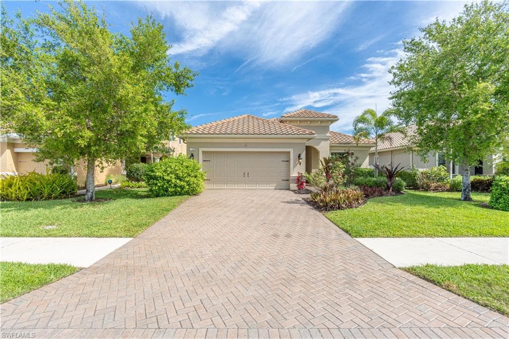 3549 Canopy CIR NAPLES, FL 34120