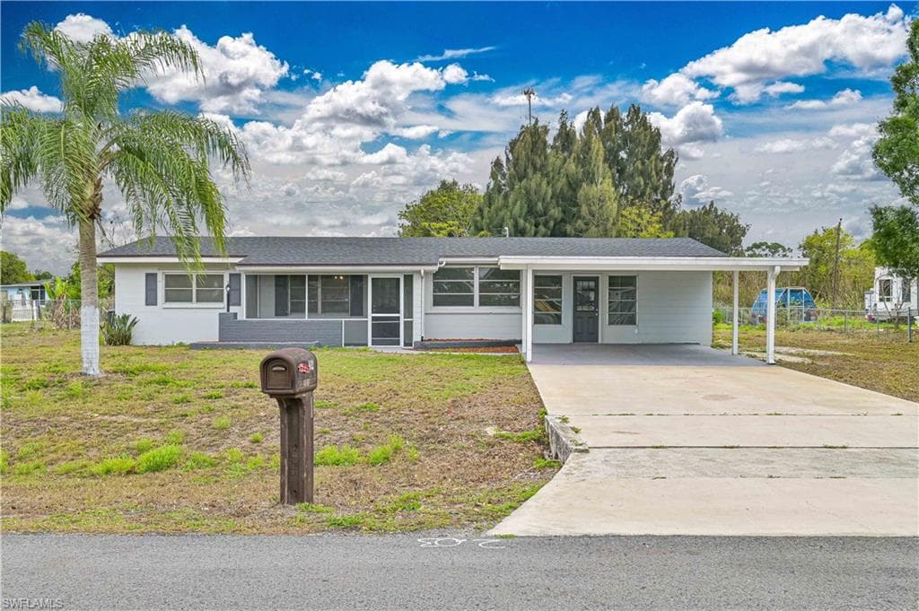 802 Taylor LN LEHIGH ACRES, FL 33936