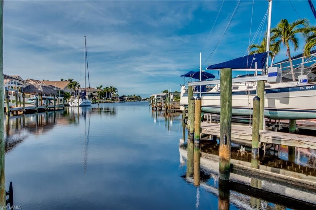 4924 SW 11th CT CAPE CORAL, FL 33914