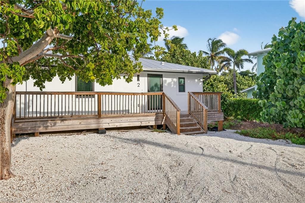 1171 Seagrape LN SANIBEL, FL 33957