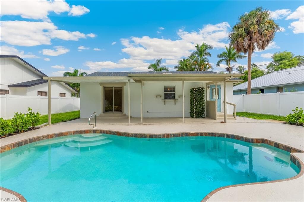 1342 Alhambra DR FORT MYERS, FL 33901