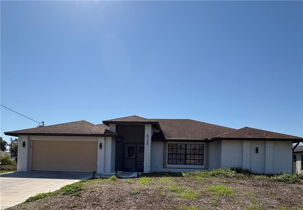 825 Anson AVE LEHIGH ACRES, FL 33971