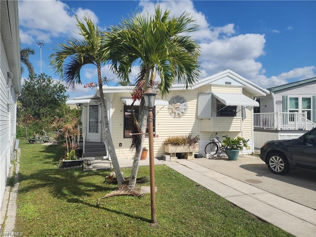 10835 Vireo CIR ESTERO, FL 33928