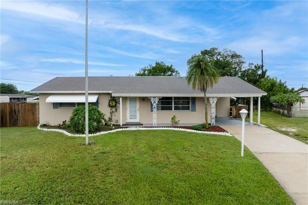 312 Grovewood AVE S LEHIGH ACRES, FL 33936