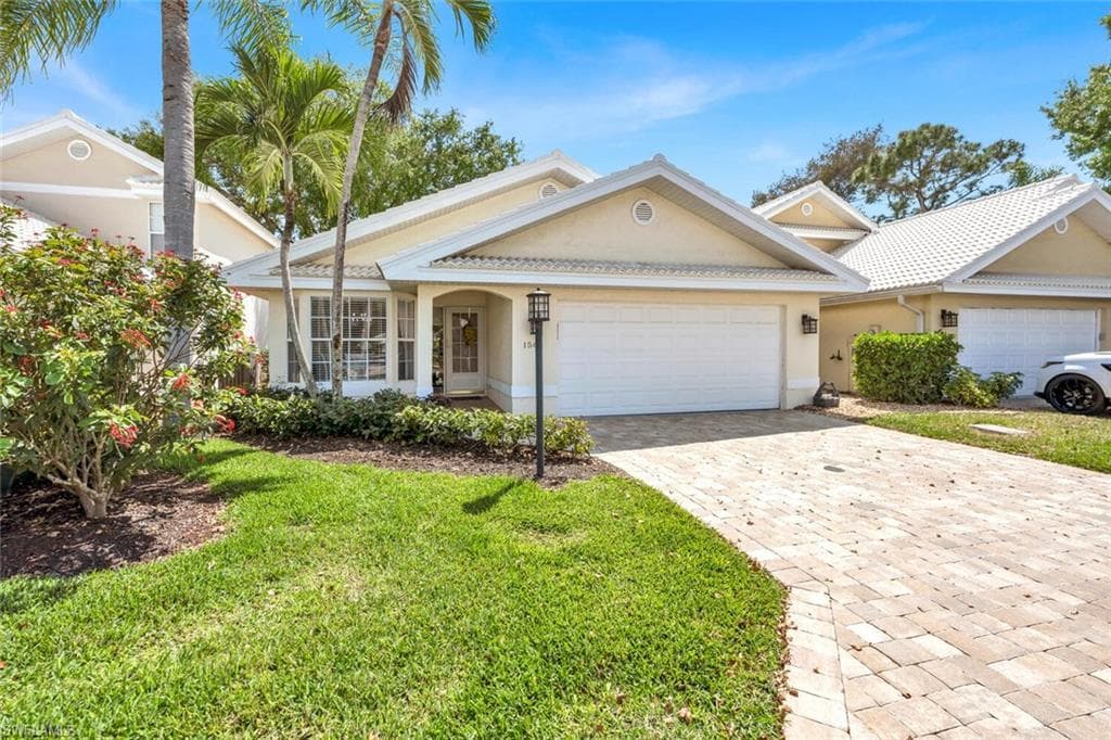 1562 Weybridge CIR 31 NAPLES, FL 34110
