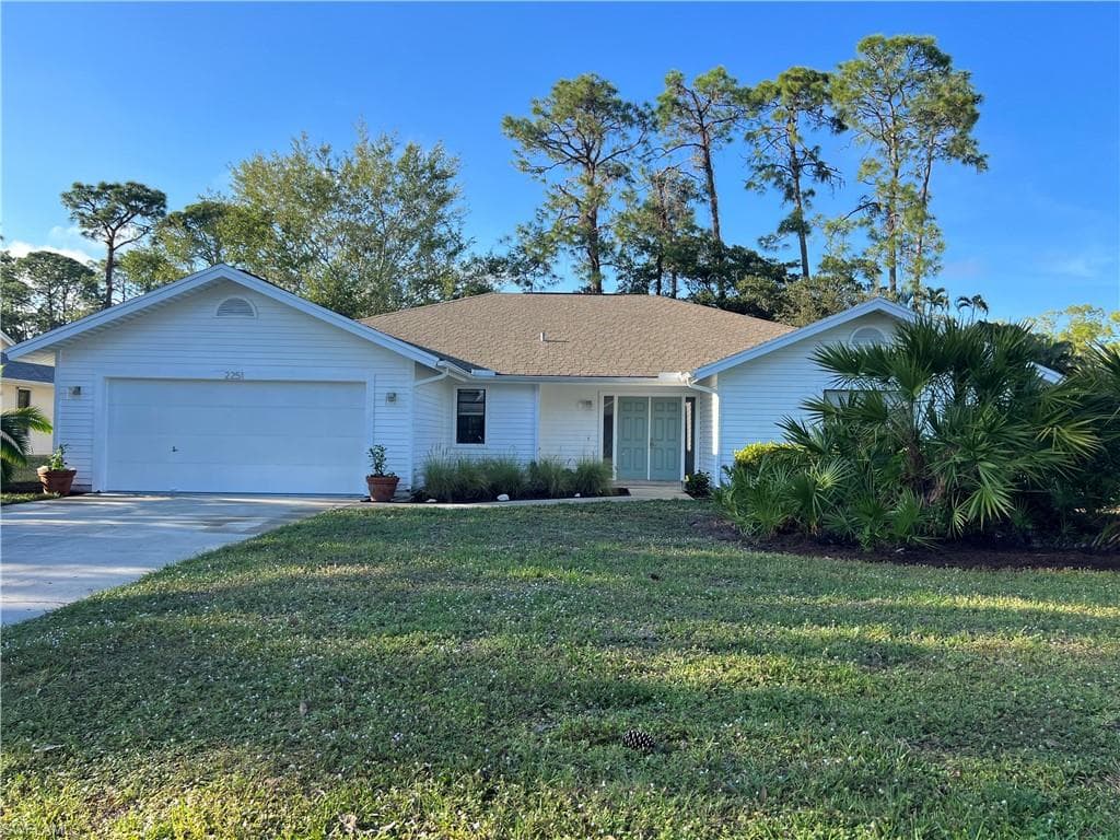 2251 QUEENS WAY E NAPLES, FL 34112