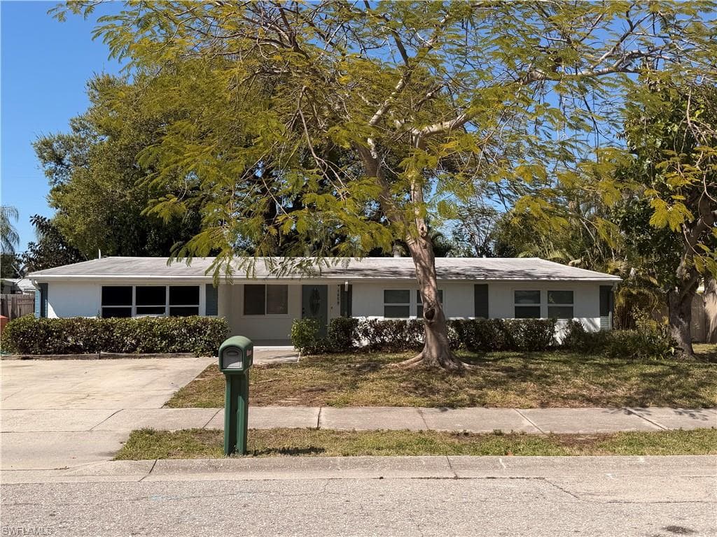1659 Ricardo AVE FORT MYERS, FL 33901