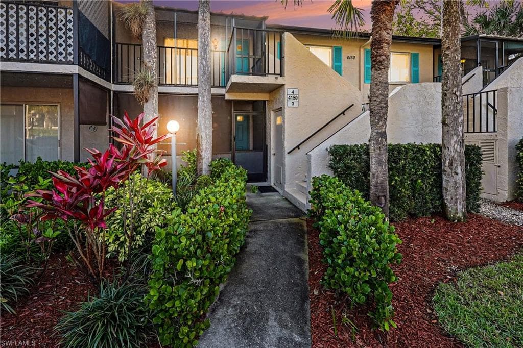 4150 Looking Glass LN 3903 NAPLES, FL 34112
