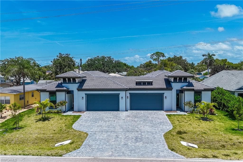 837 91st AVE N NAPLES, FL 34108