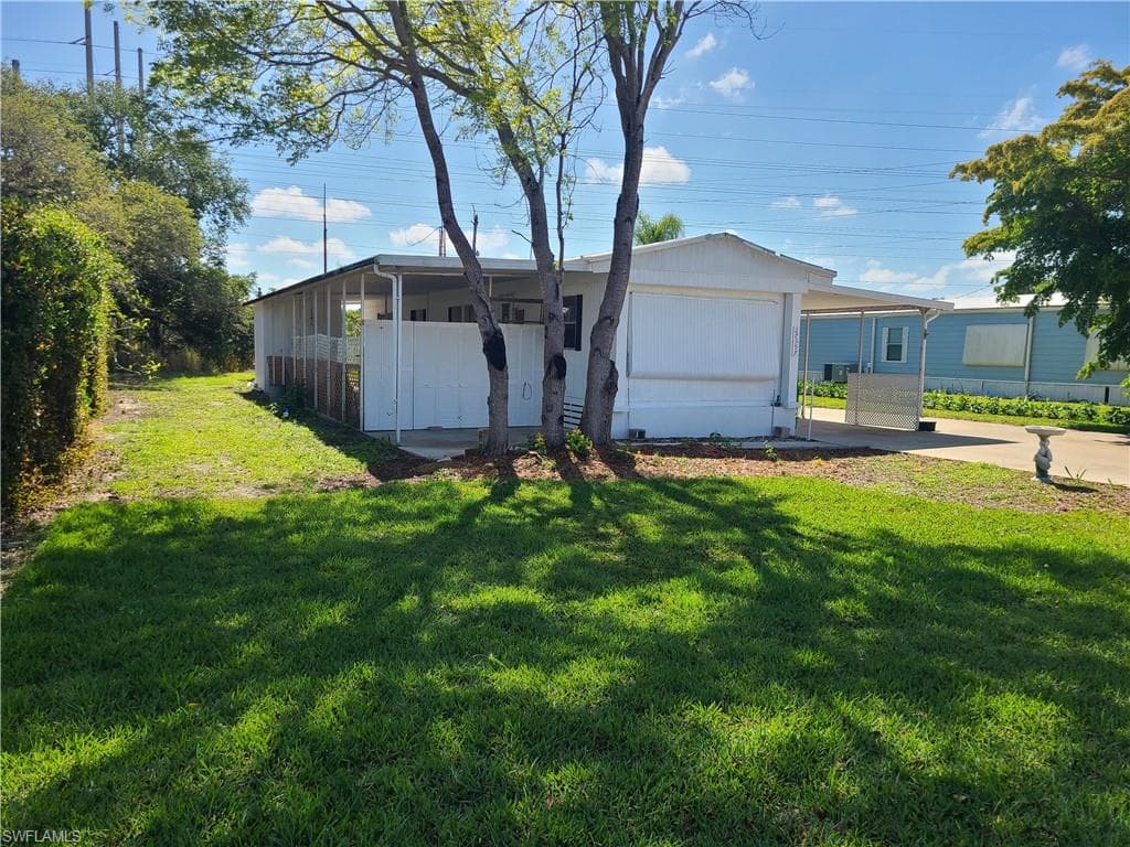 27397 Duvernay DR BONITA SPRINGS, FL 34135