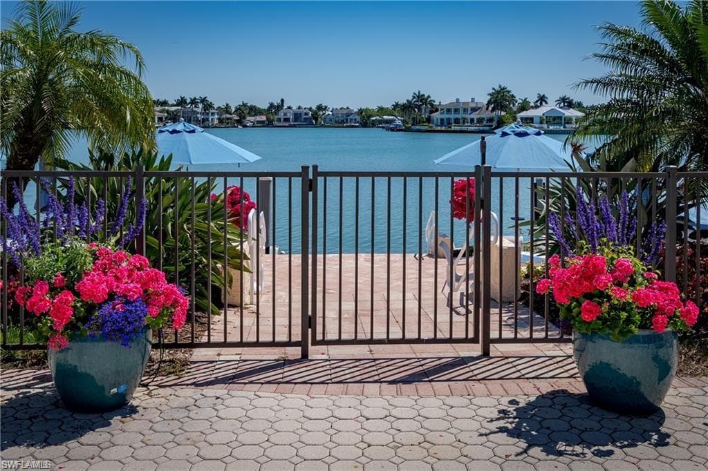 3450 Gulf Shore BLVD N 305 NAPLES, FL 34103