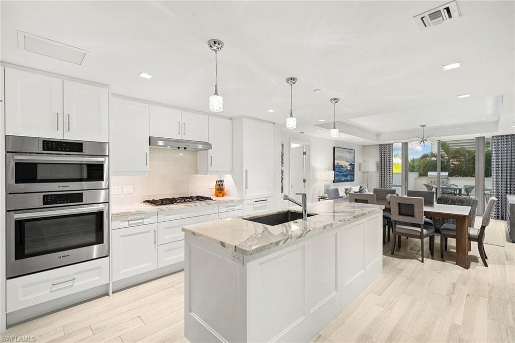 6897 Grenadier BLVD 206 NAPLES, FL 34108