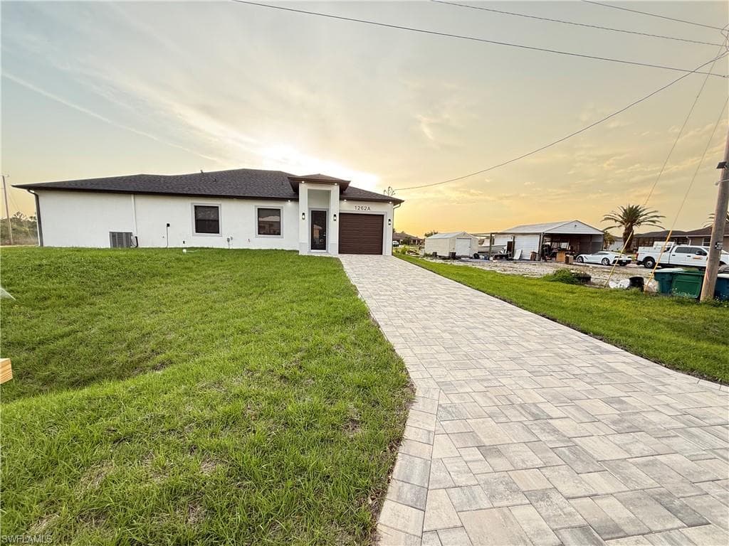 1253 Columbus BLVD FORT MYERS, FL 33913