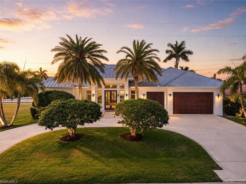 1467 Marlin DR NAPLES, FL 34102