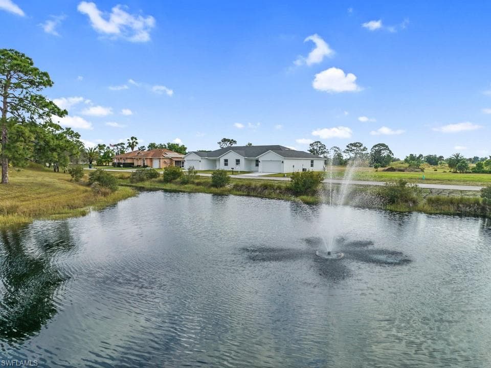 628 Falls LN LEHIGH ACRES, FL 33974