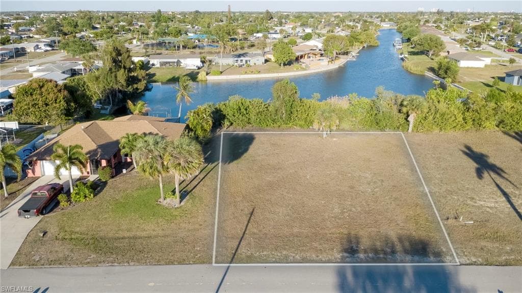 229 NE 10th PL CAPE CORAL, FL 33909