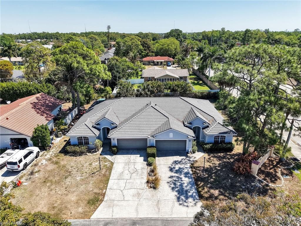 26992 Spanish Gardens DR BONITA SPRINGS, FL 34135